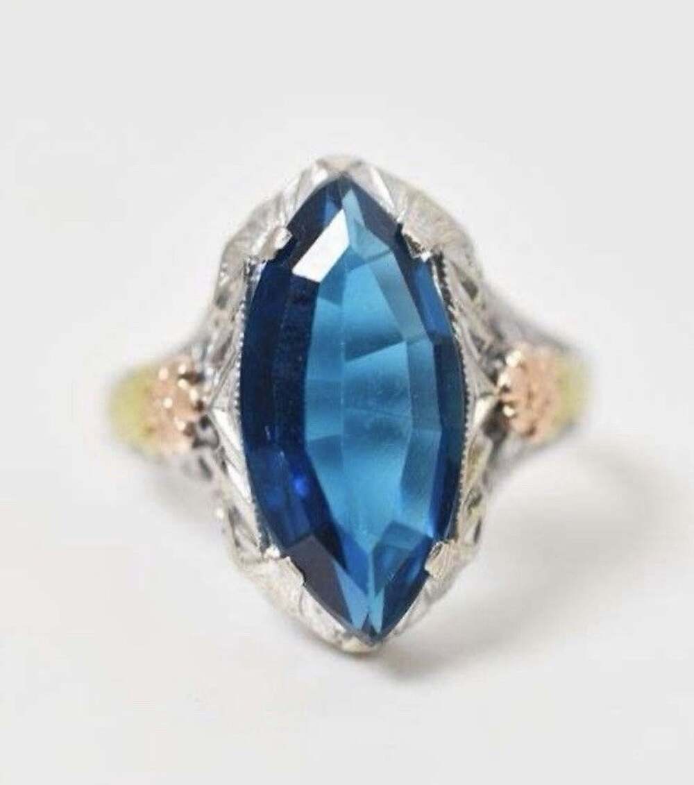 Vintage, 10k, Tri Gold, Blue London Topaz Ring. 2.3 Grams. Size 5 1/4